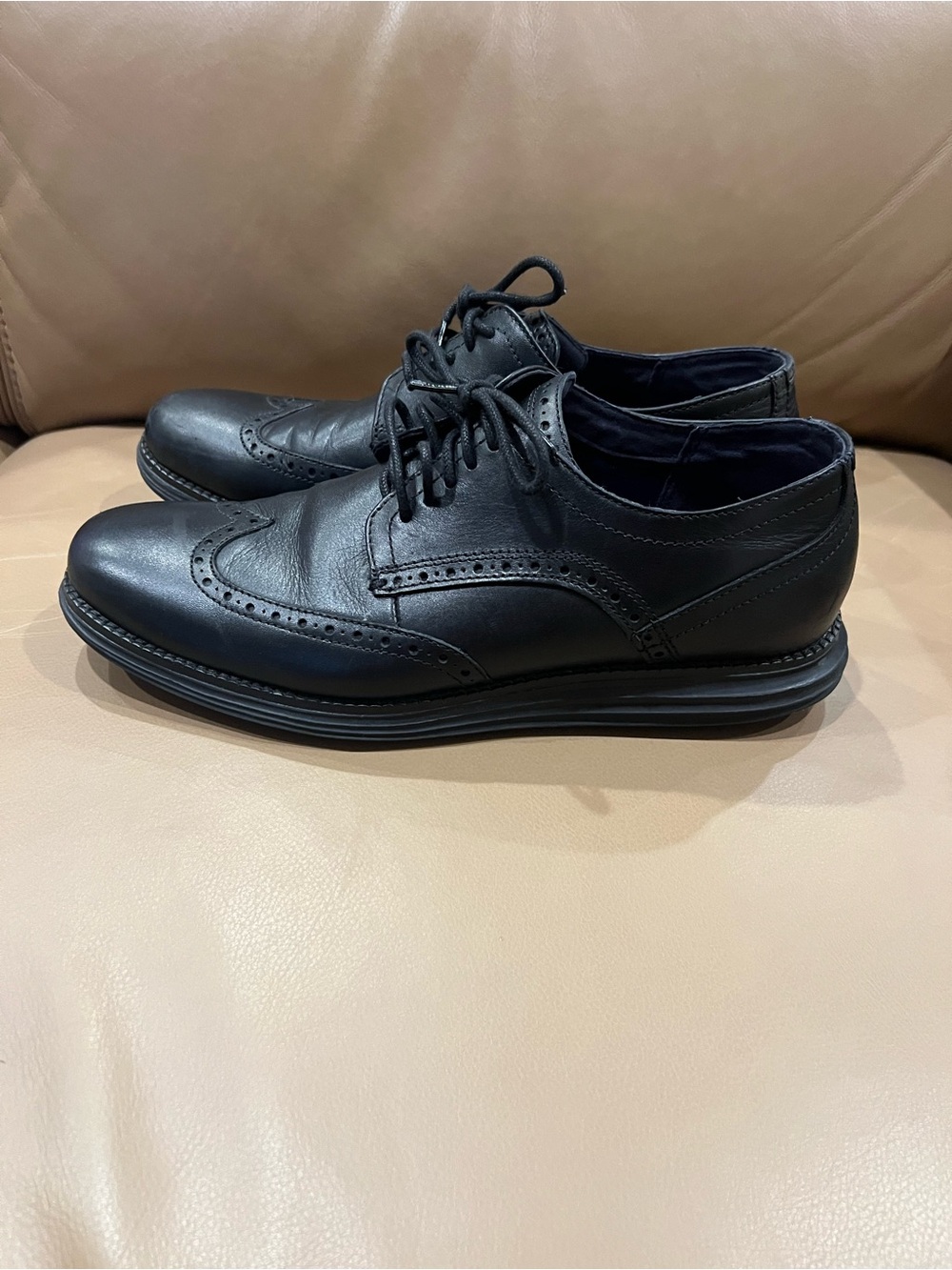 COLE HAAN MEN'S ORIGINAL GRAND WINGTIP OXFORD 9 1/2 - Picture 2 of 7